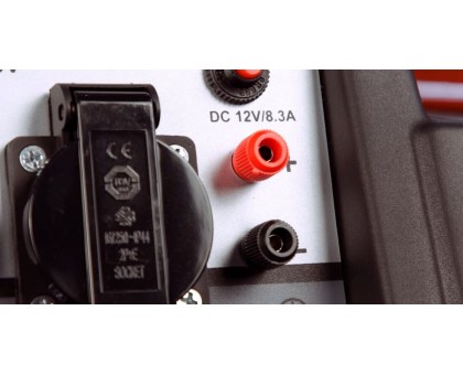 Генератор бензиновый TOR KM3800H 2,5кВт 220В 16л с кнопкой запуска и колесами