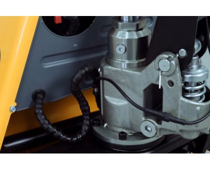 Тележка гидравлическая с электропередвижением TOR 1,8 т PPT18H